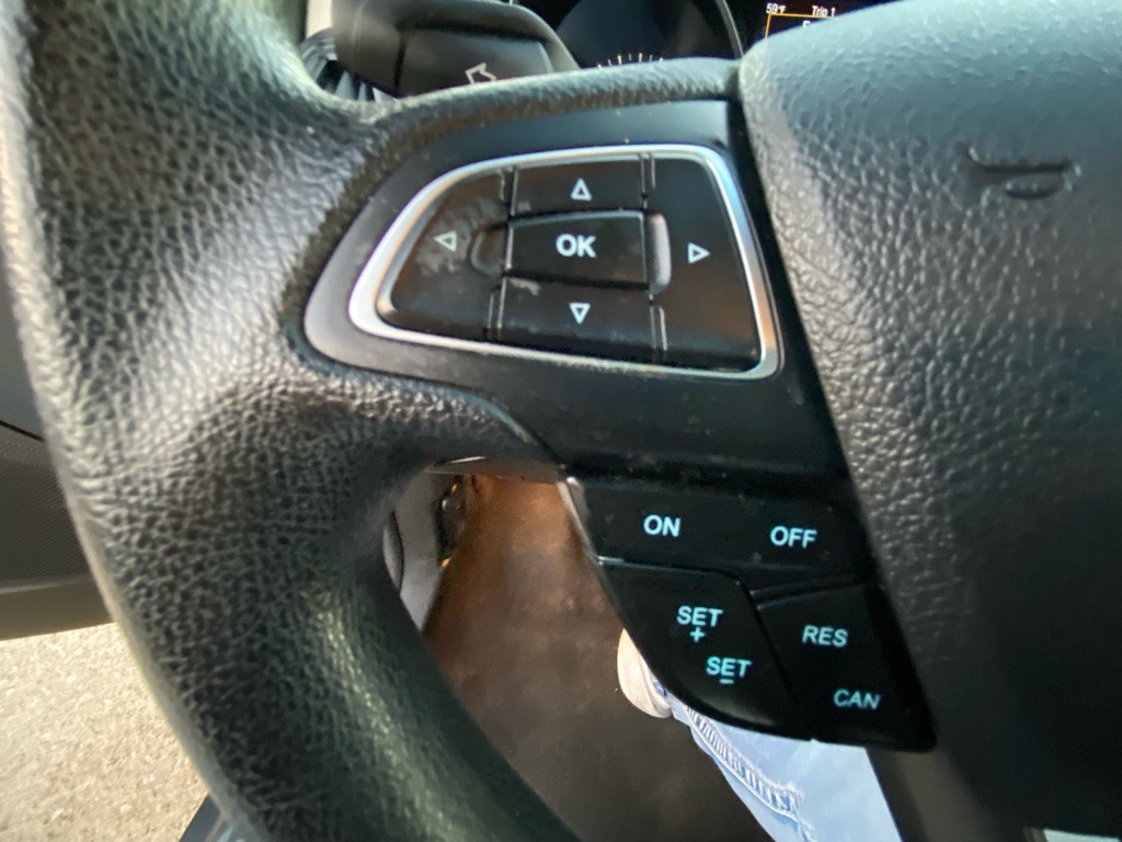 2016 Ford Focus Image 25