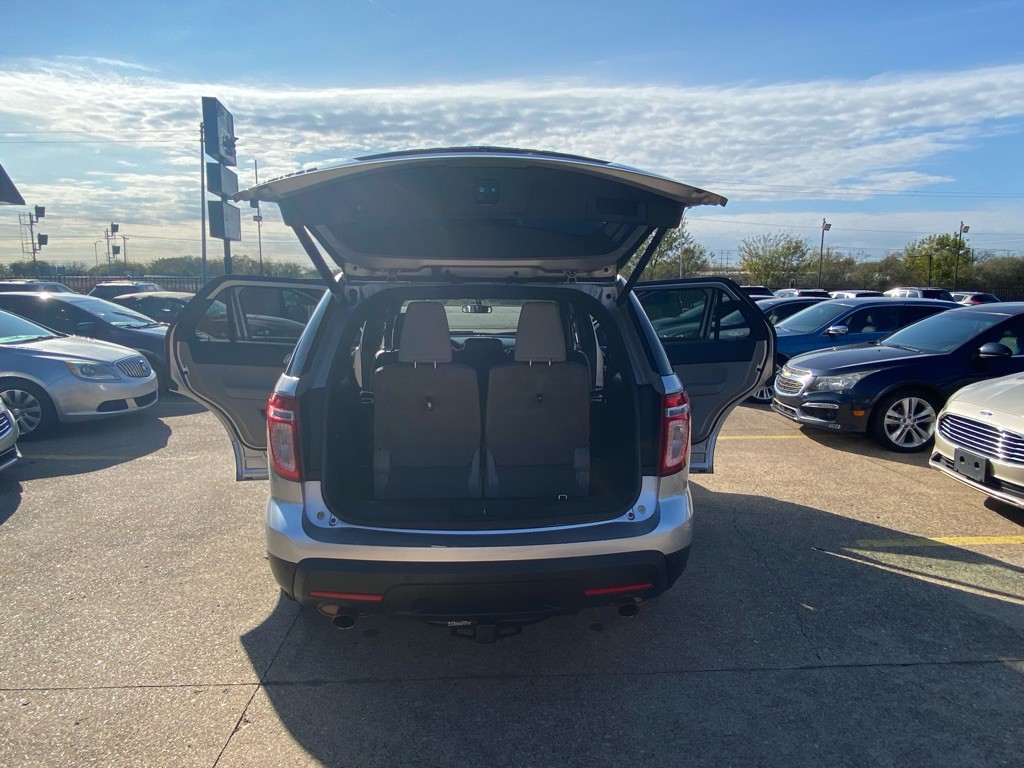 2011 Ford Explorer Image 11