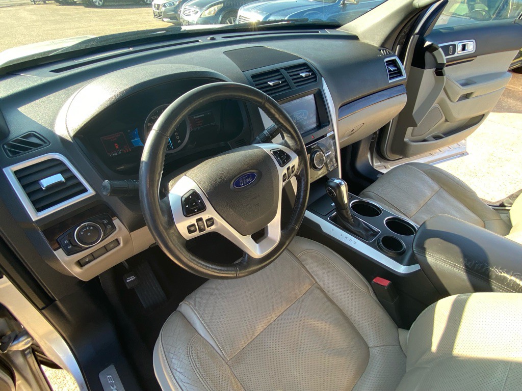 2011 Ford Explorer Image 14
