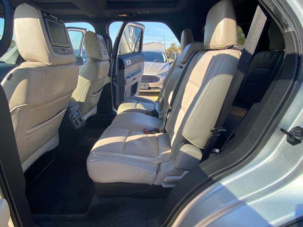 2011 Ford Explorer Image 16