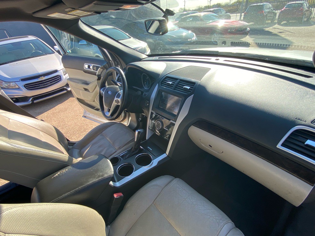 2011 Ford Explorer Image 22