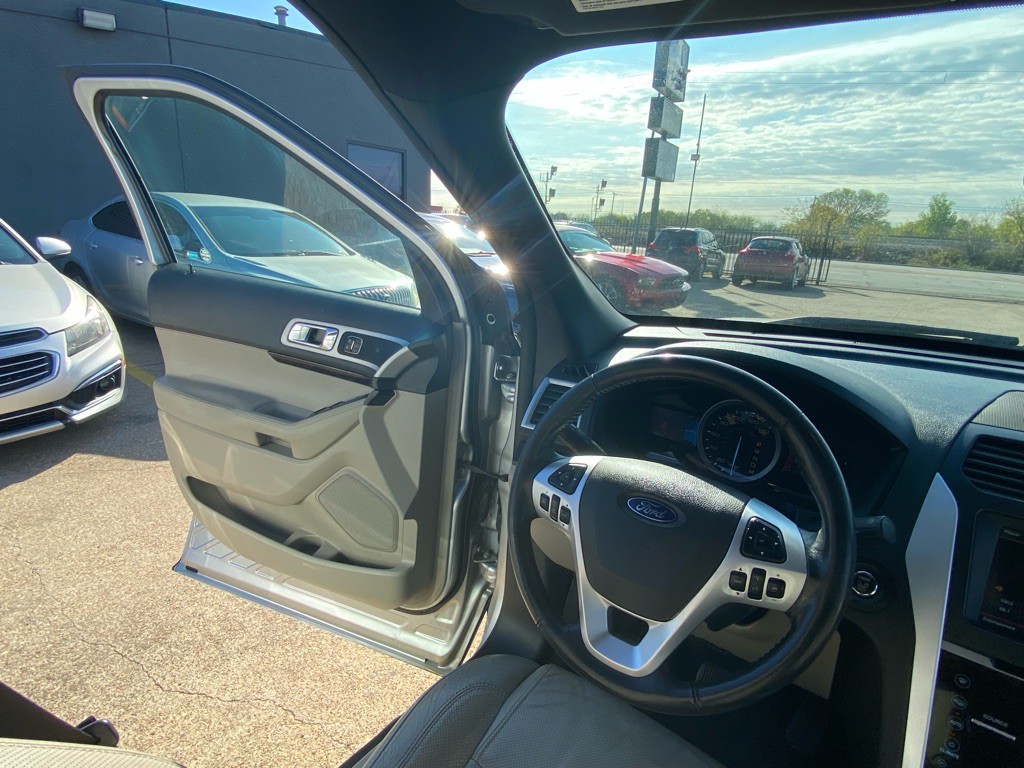 2011 Ford Explorer Image 26