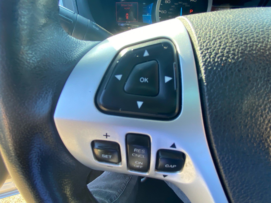 2011 Ford Explorer Image 28