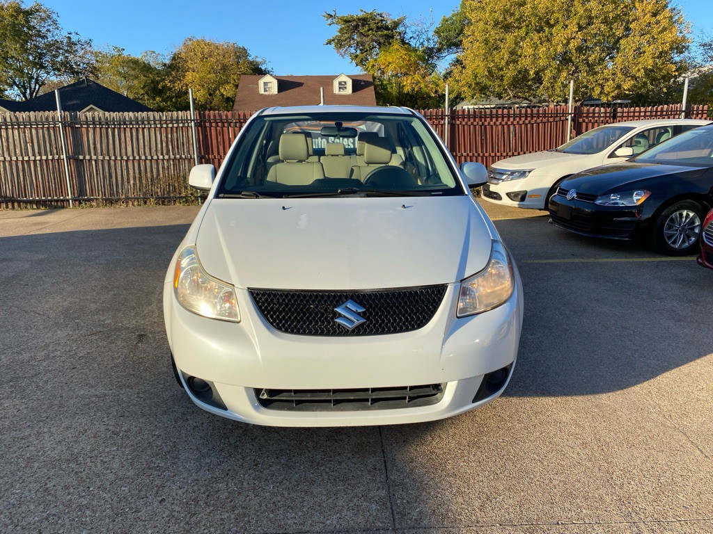 2011 Suzuki SX4 Image 2