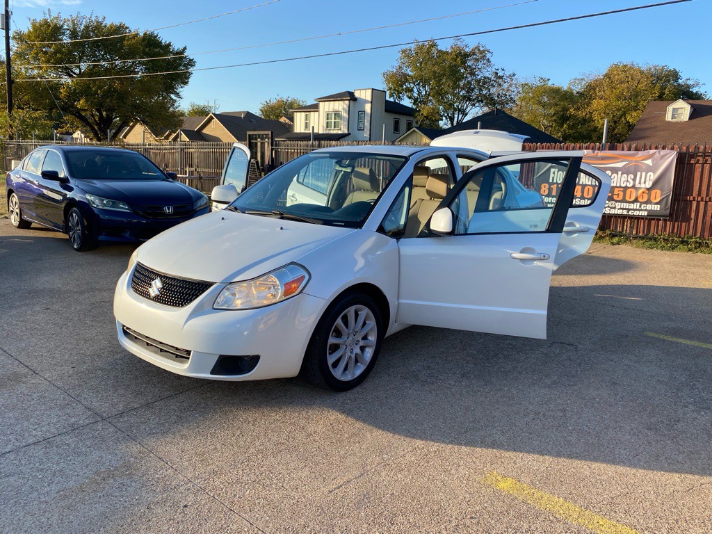 2011 Suzuki SX4 Image 9
