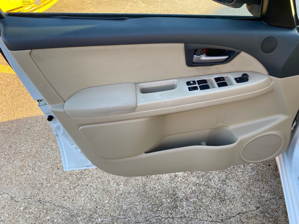 2011 Suzuki SX4 Image 13