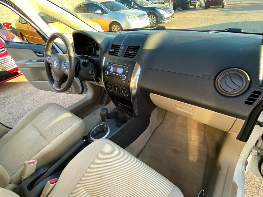 2011 Suzuki SX4 Image 20