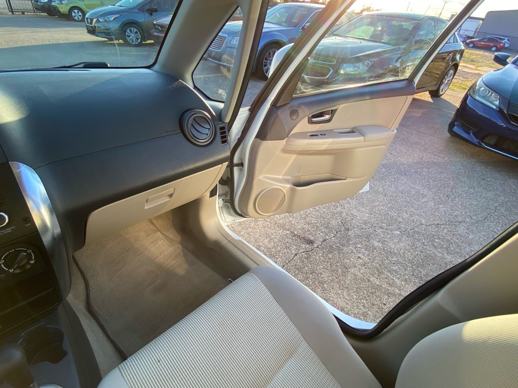 2011 Suzuki SX4 Image 22