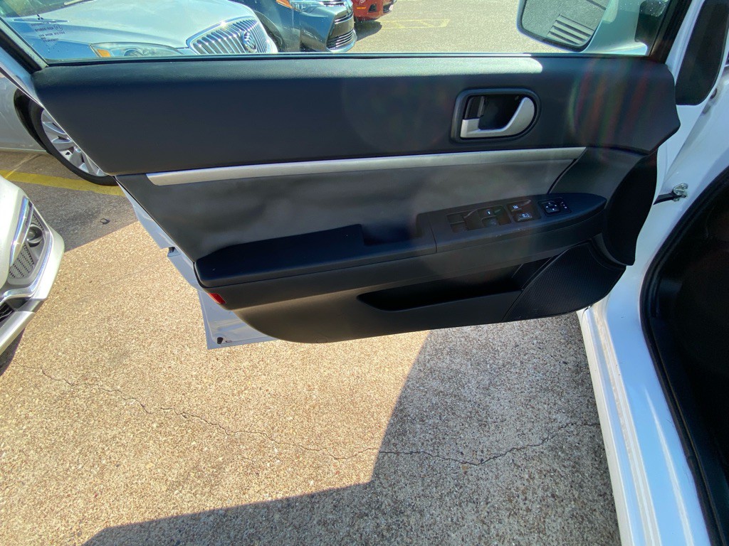 2011 Mitsubishi Galant Image 13