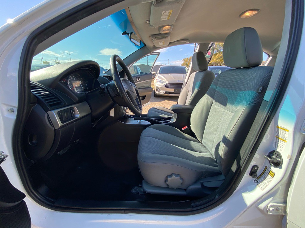 2011 Mitsubishi Galant Image 15