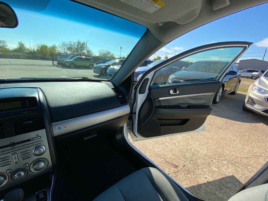 2011 Mitsubishi Galant Image 22