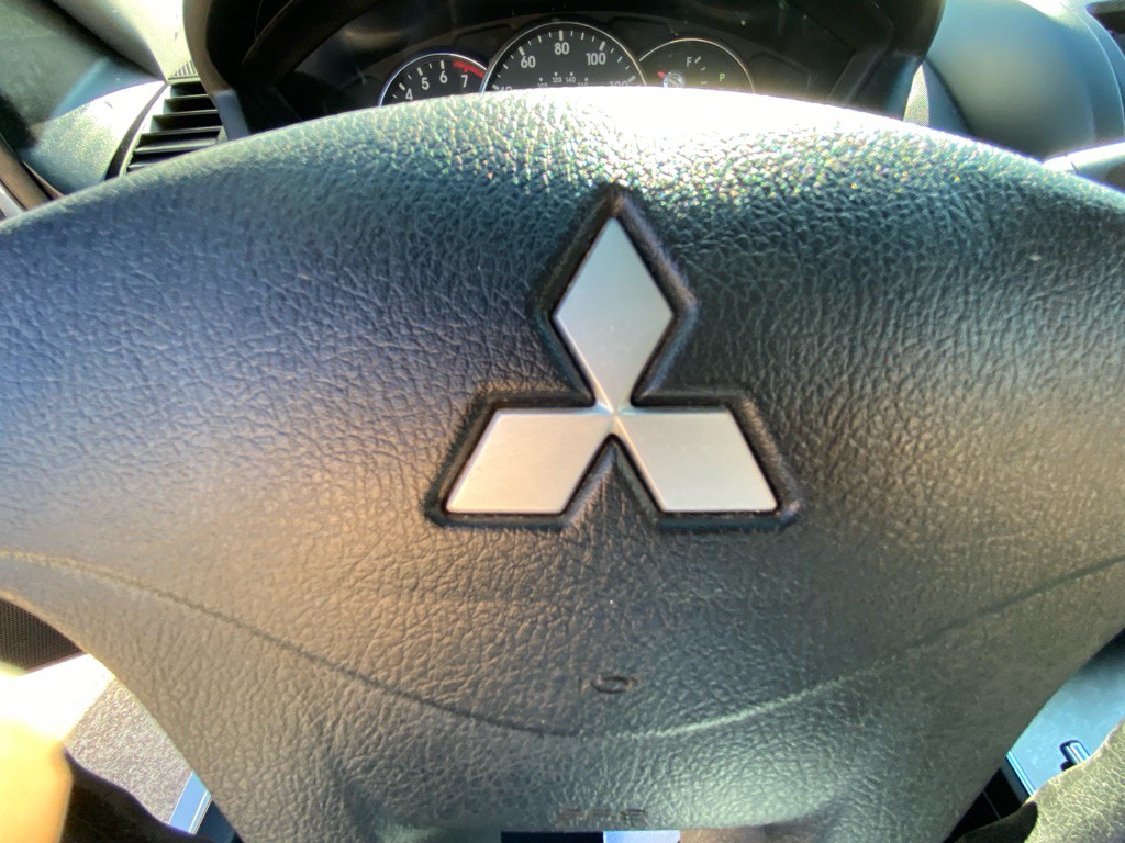 2011 Mitsubishi Galant Image 25