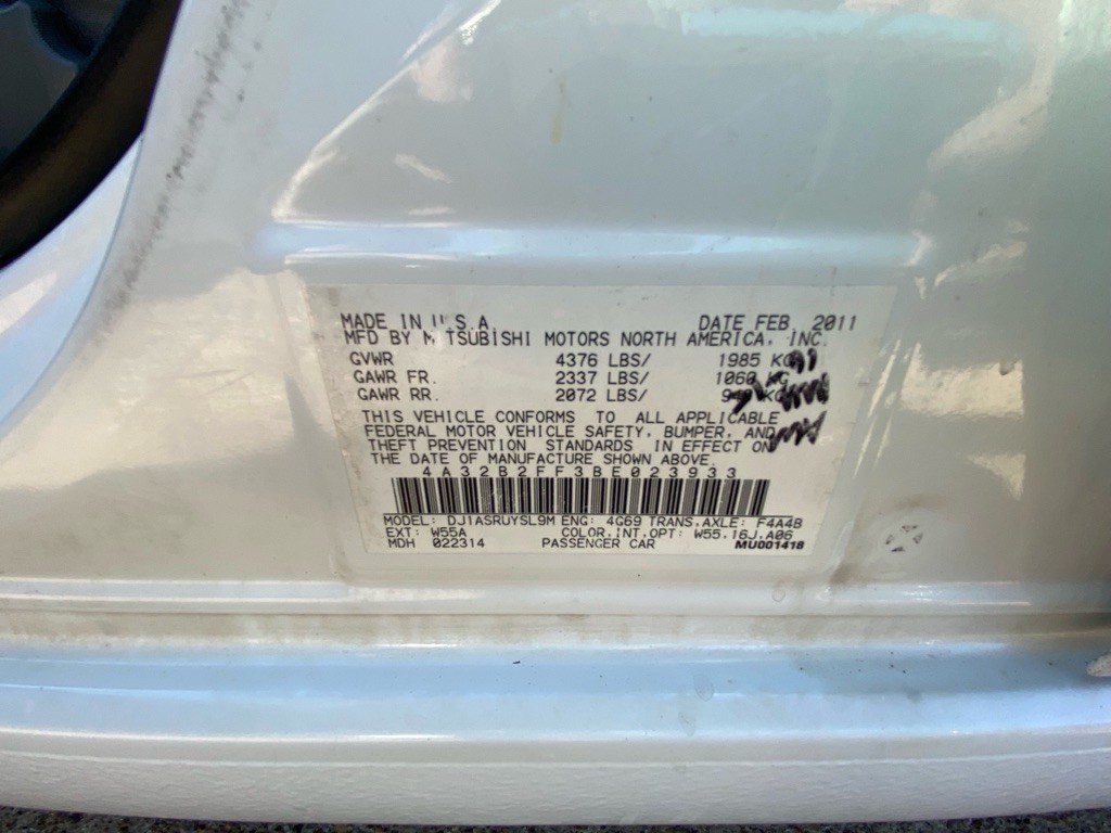 2011 Mitsubishi Galant Image 30