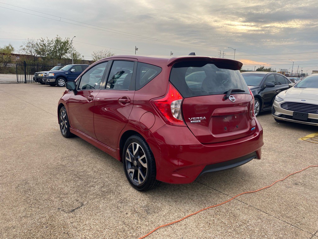 2015 Nissan Versa Image 4