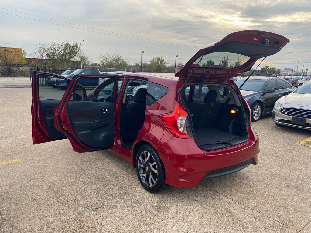 2015 Nissan Versa Image 10