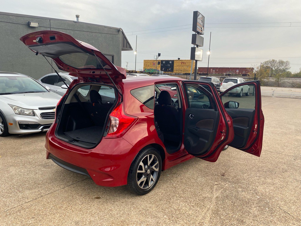 2015 Nissan Versa Image 12