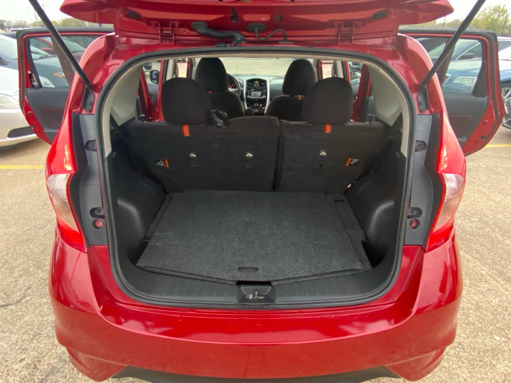 2015 Nissan Versa Image 17