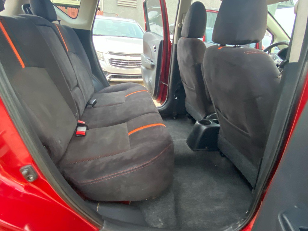 2015 Nissan Versa Image 18
