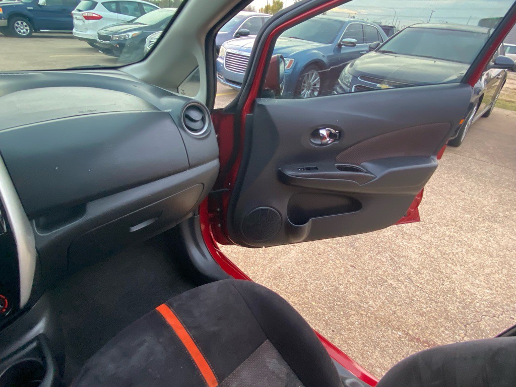 2015 Nissan Versa Image 22