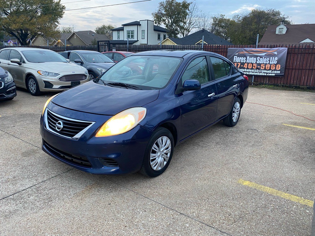 2012 Nissan Versa Image 3