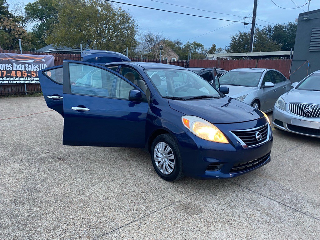 2012 Nissan Versa Image 7