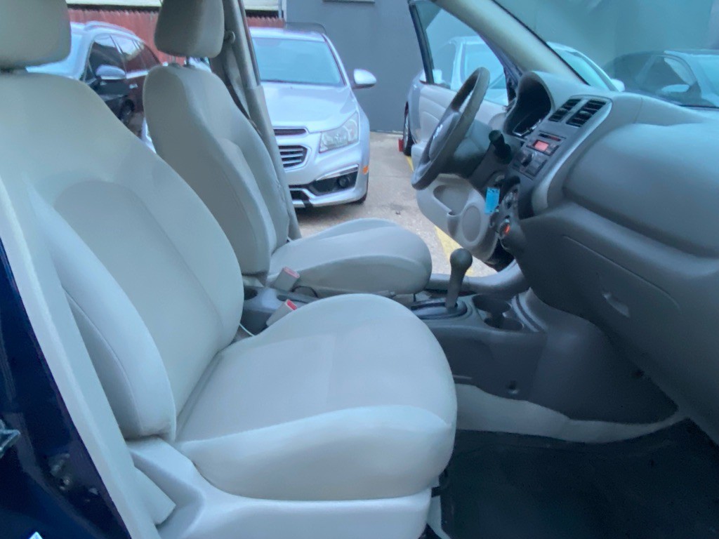 2012 Nissan Versa Image 19
