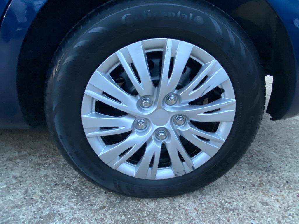 2012 Nissan Versa Image 29