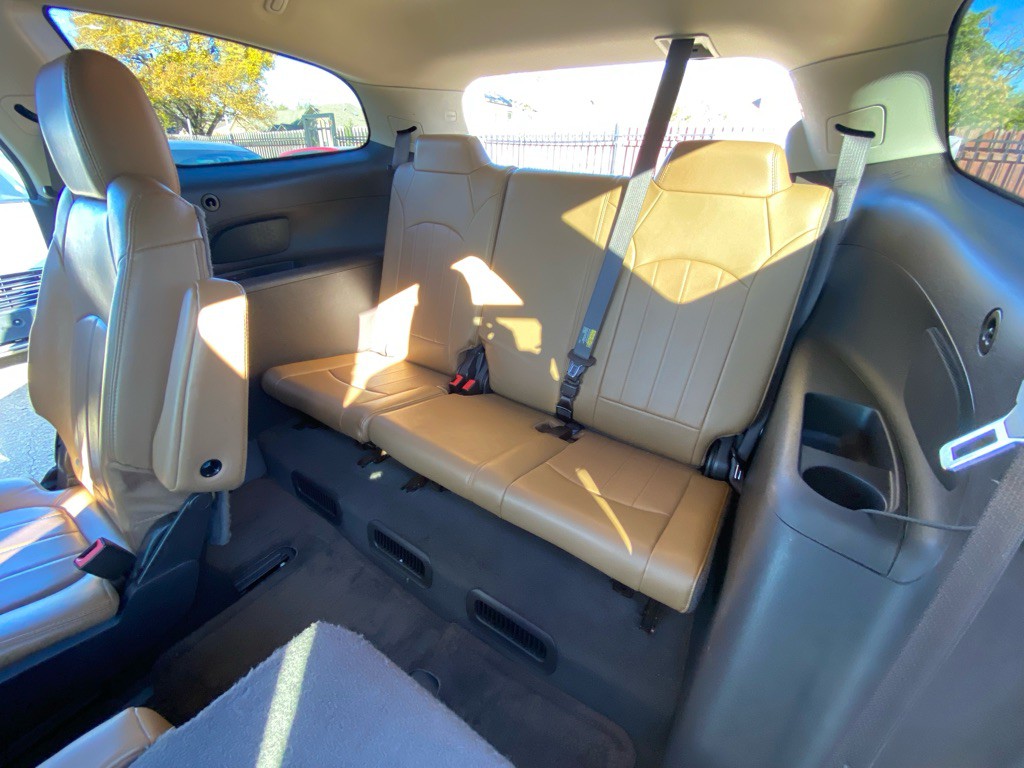 2016 Buick Enclave Image 17