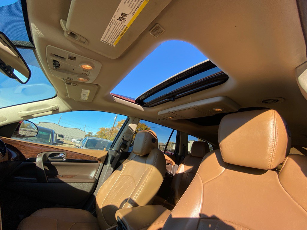 2016 Buick Enclave Image 32