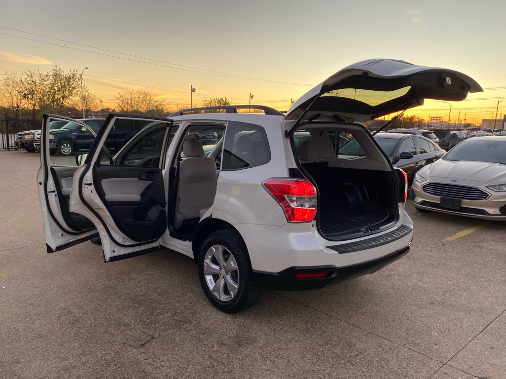2015 Subaru Forester Image 7