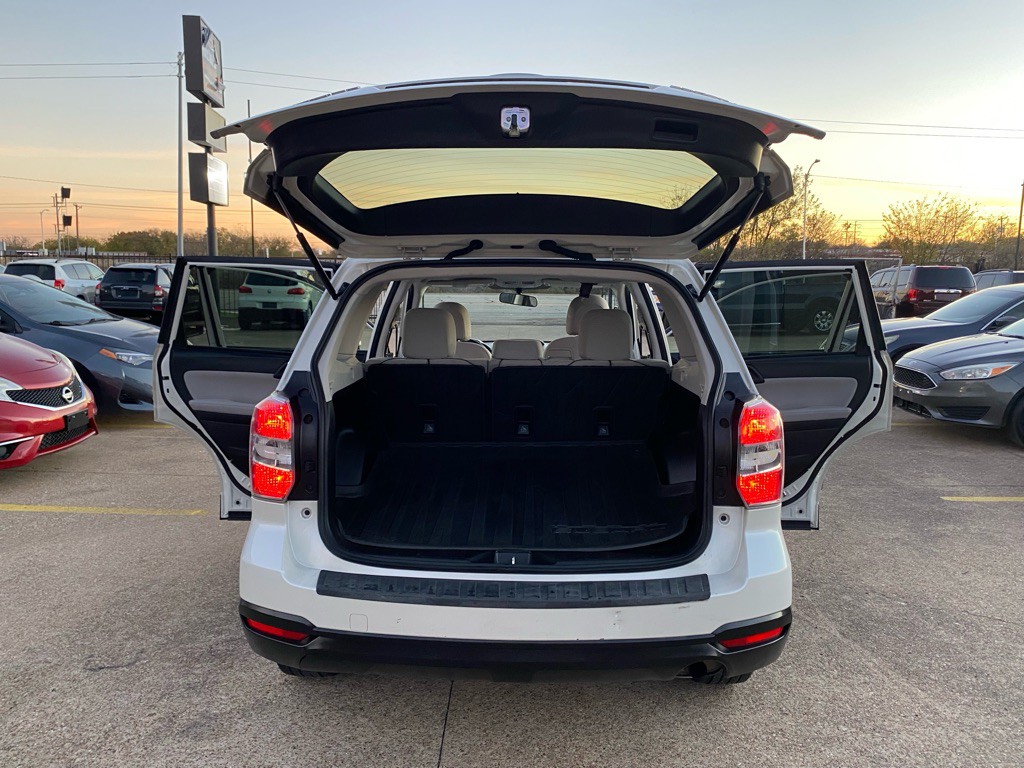 2015 Subaru Forester Image 8