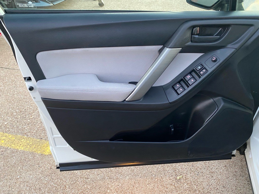 2015 Subaru Forester Image 10