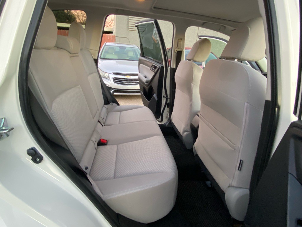 2015 Subaru Forester Image 15