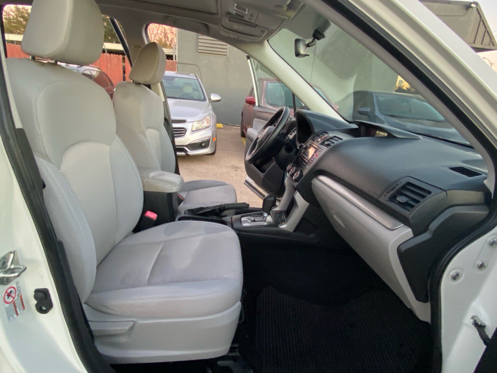 2015 Subaru Forester Image 16