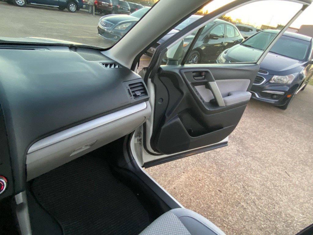 2015 Subaru Forester Image 19