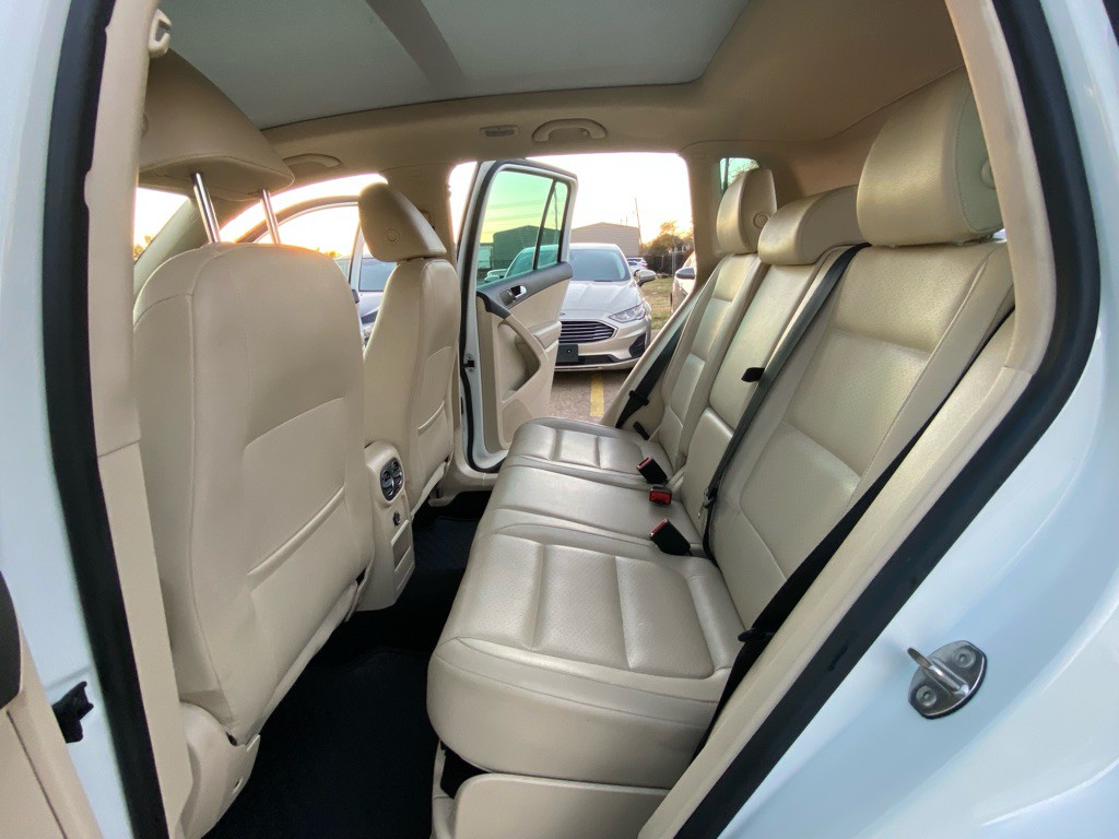 2015 Volkswagen Tiguan Image 16