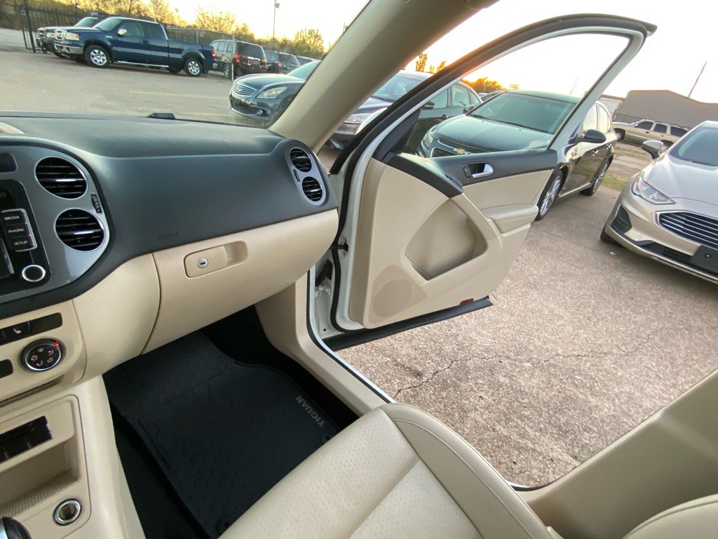2015 Volkswagen Tiguan Image 22
