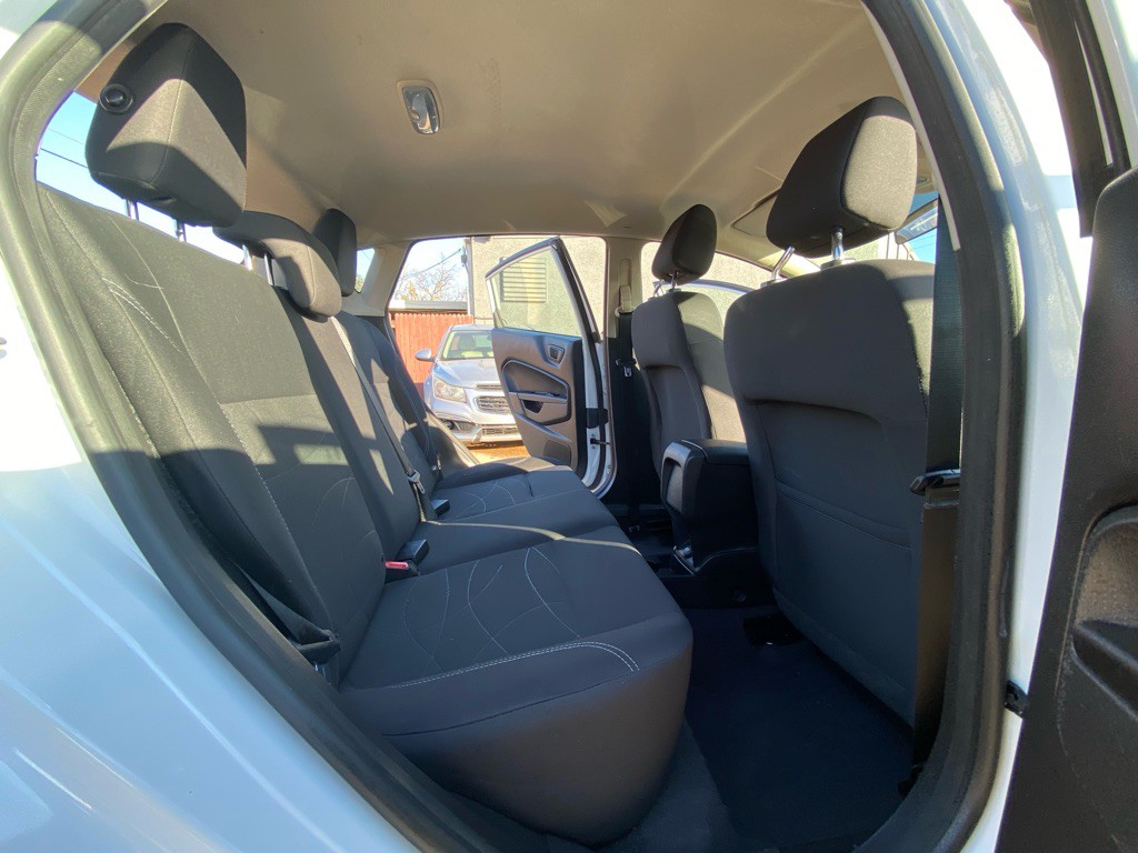 2018 Ford Fiesta Image 18