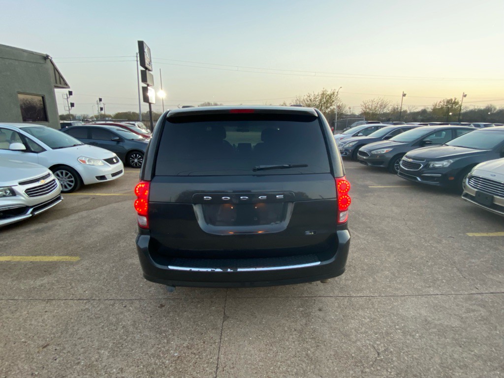 2011 Dodge Grand Caravan Image 5