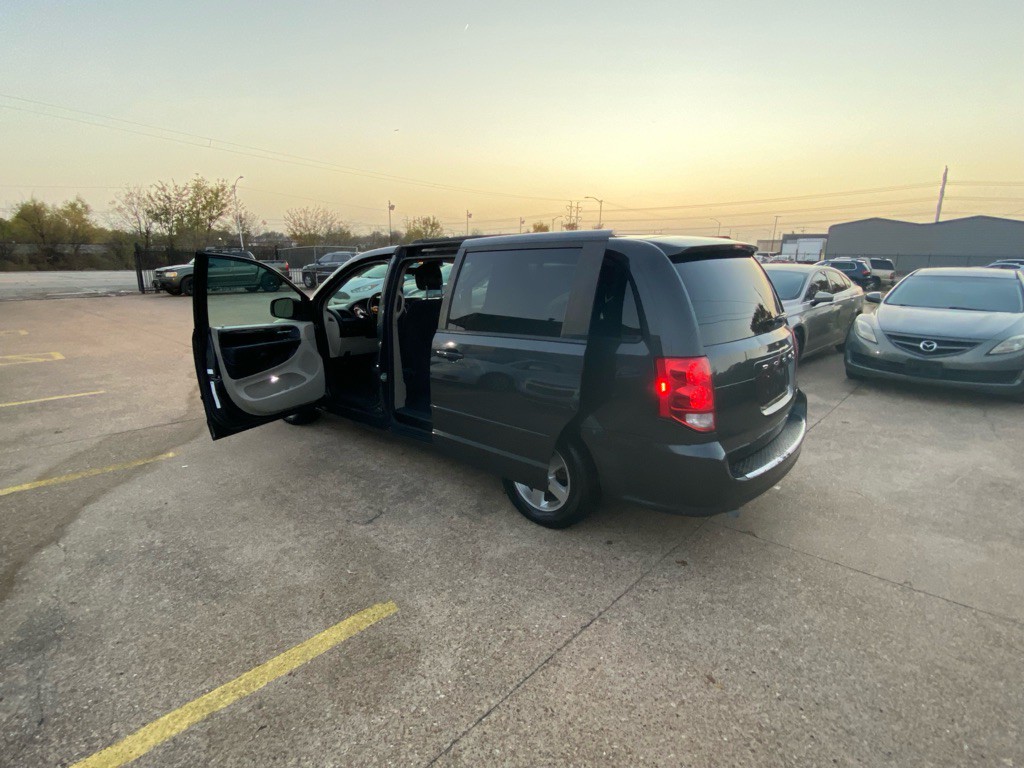 2011 Dodge Grand Caravan Image 10