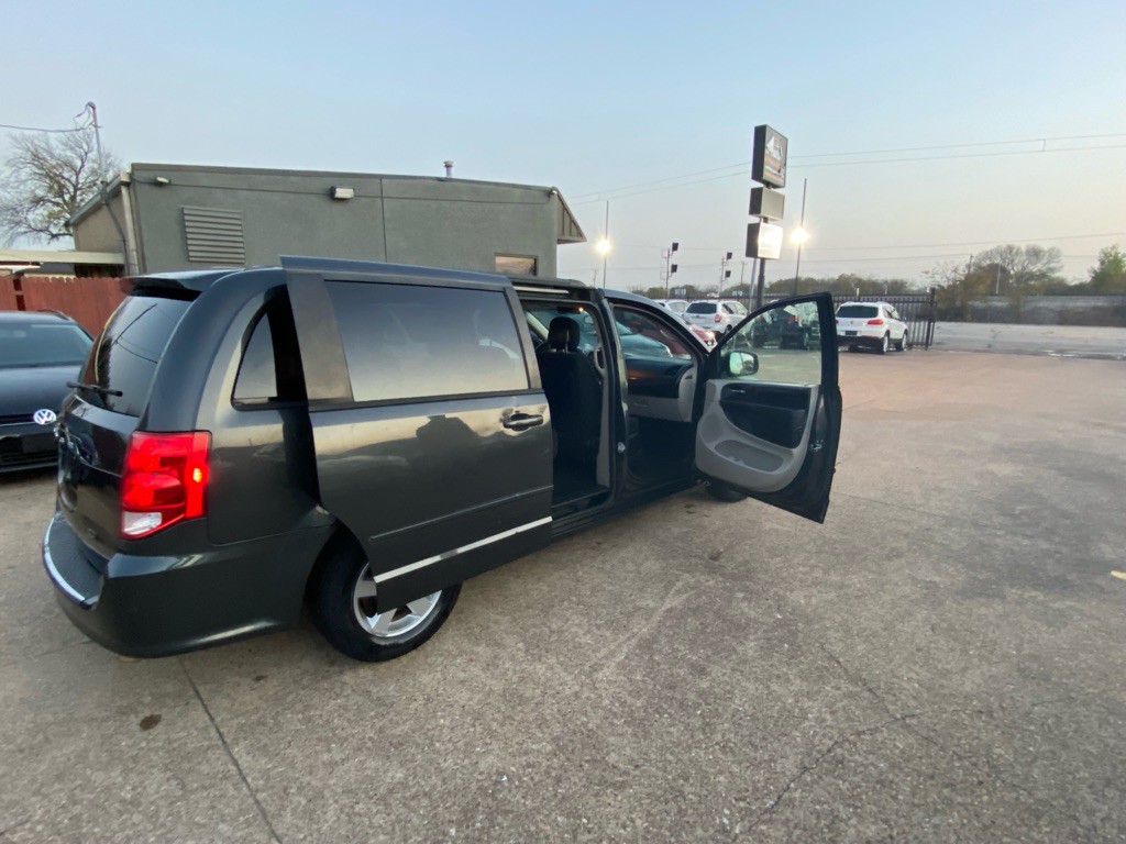 2011 Dodge Grand Caravan Image 12