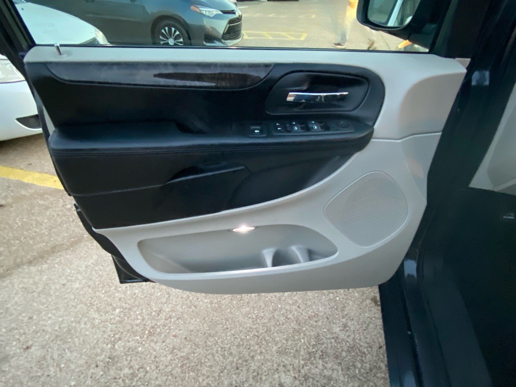 2011 Dodge Grand Caravan Image 13