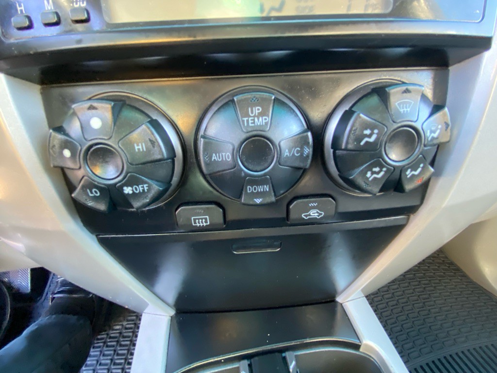 2006 Toyota 4Runner Image 27