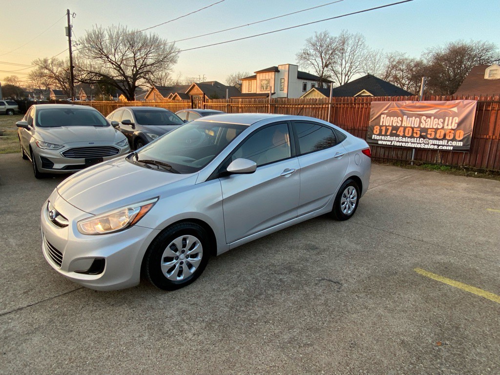 2015 Hyundai Accent Image 3