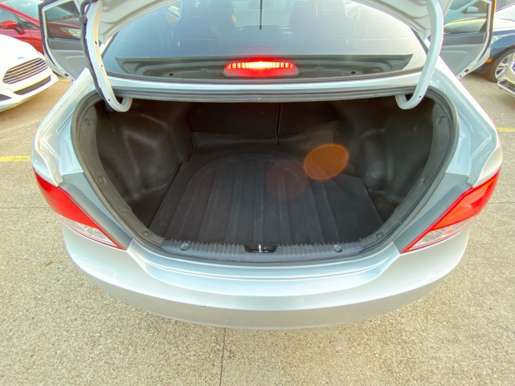 2015 Hyundai Accent Image 17