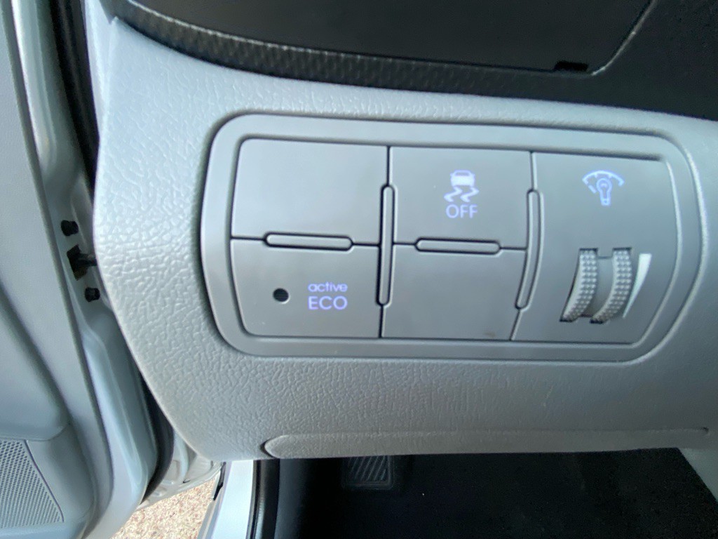 2015 Hyundai Accent Image 24