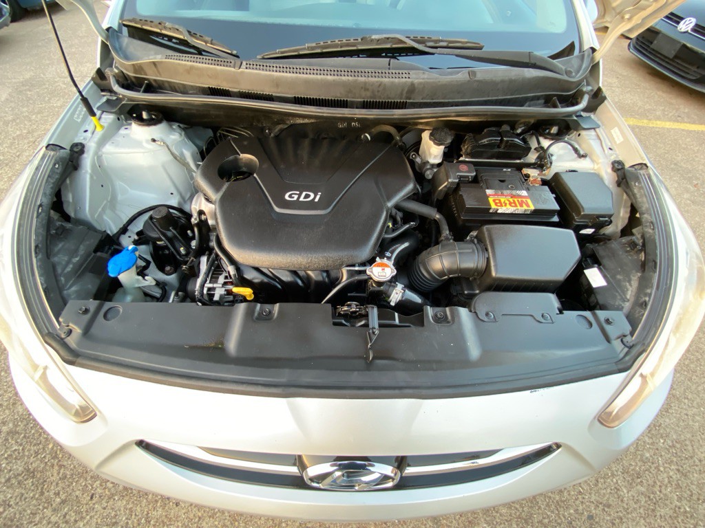 2015 Hyundai Accent Image 27