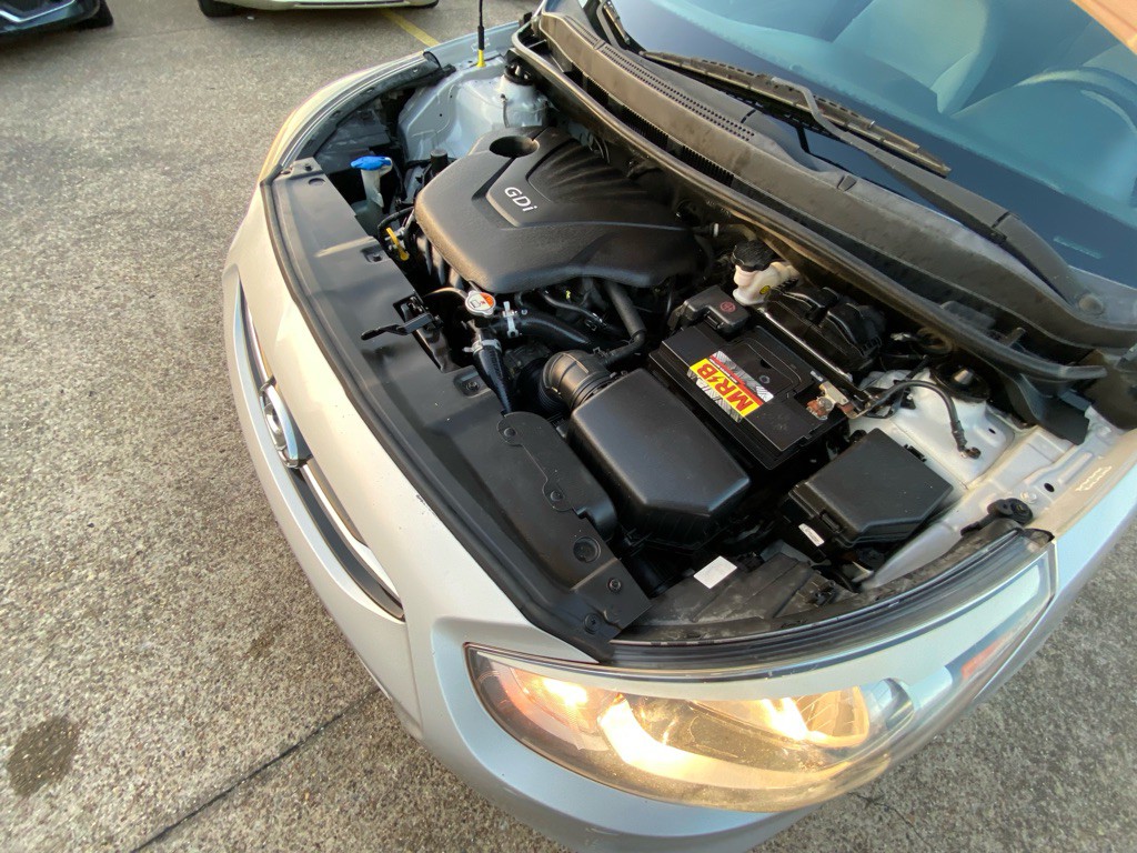 2015 Hyundai Accent Image 28