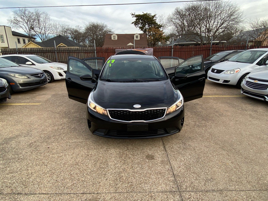 2017 Kia Forte Image 8