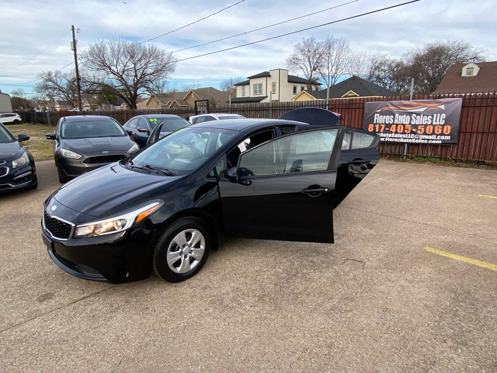 2017 Kia Forte Image 9
